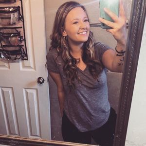 Meet your Posher, Alexis